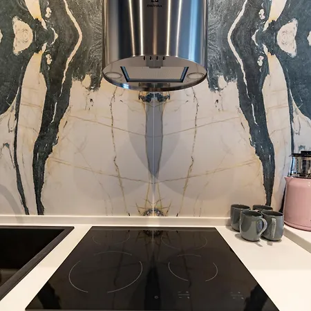 Benesta Guest Teori Istambul